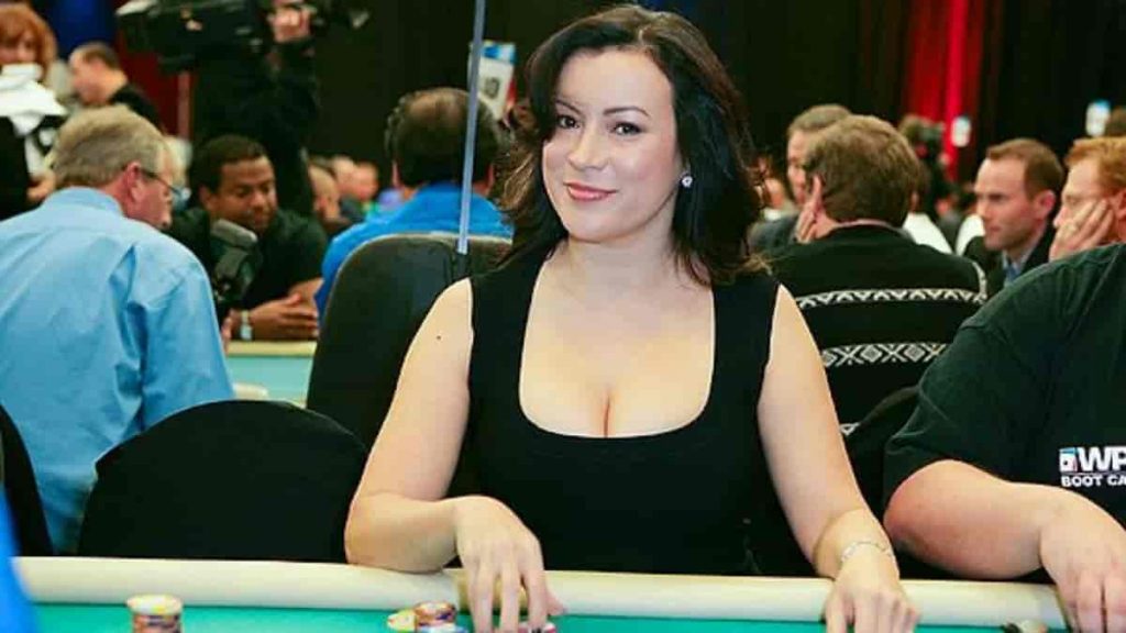 Artis Hollywood Jennifer Tilly Menang Pertandingan Poker