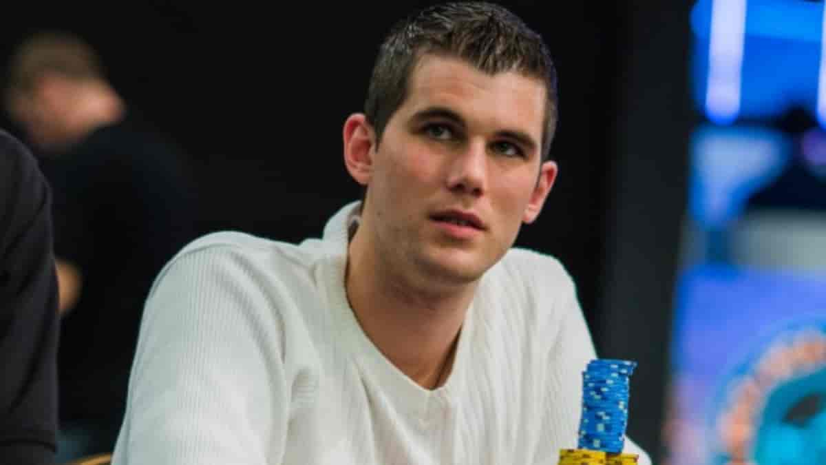 10 Strategi Poker Taruhan Kecil ala Alex Fitzgerald