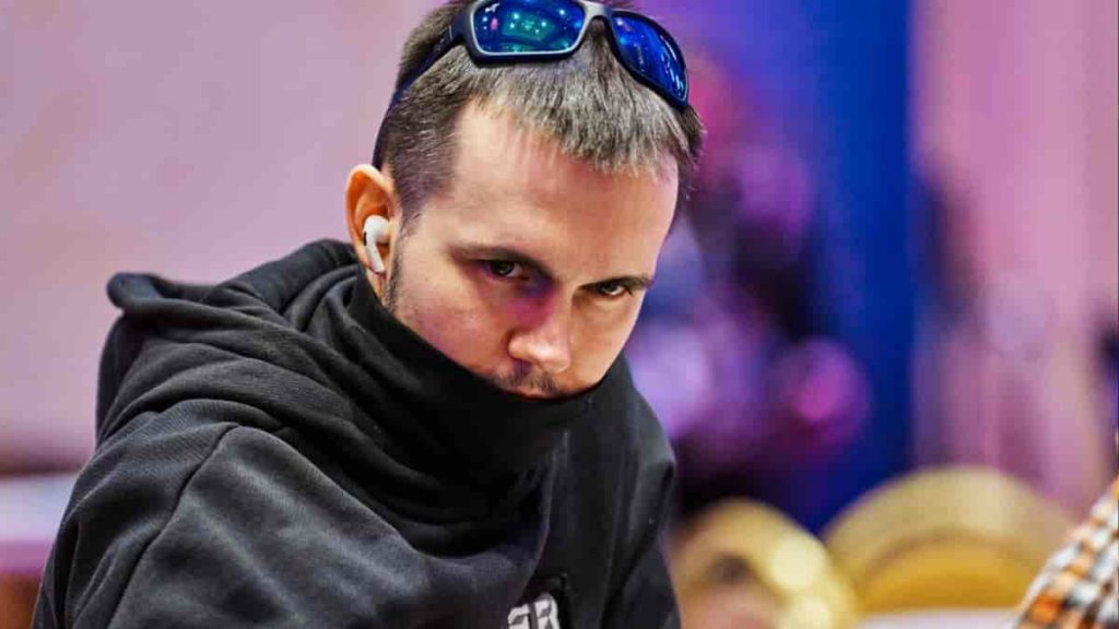 Mikita Badziakouski Mesin Poker dari Belarus