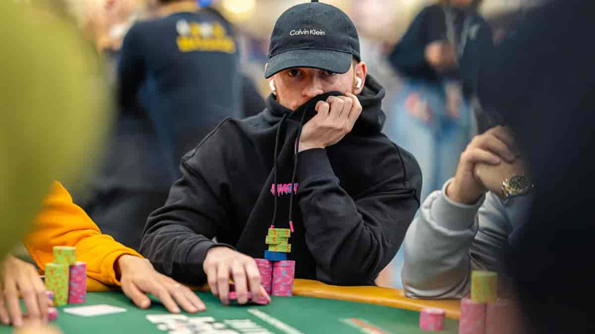 Nick Ahmadi & Giuseppe Zarbo Raih Gelang WSOP Tanggal 4 Juli